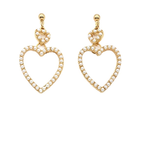 Heart Shape Studded Pearl Earring